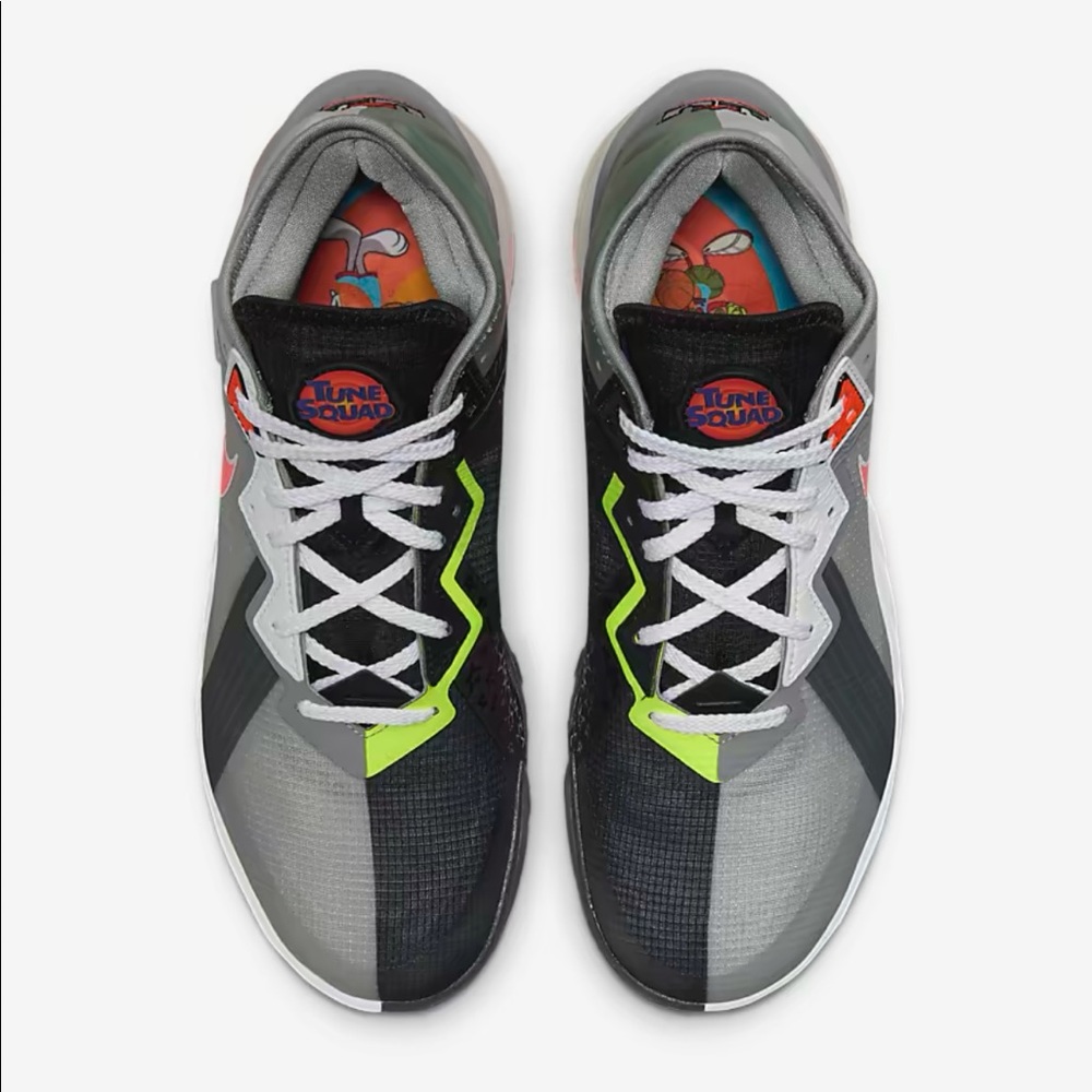 NWT - Nike LeBron 18 Low 'Bugs vs
Marvin. Space Jam/Looney tunes Men Size 8.5.